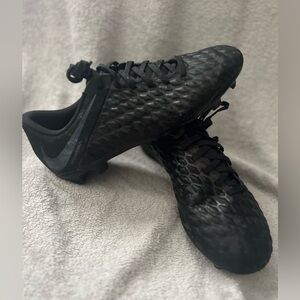 🖤 NIKE Youth Soccer Cleats Size 6Y